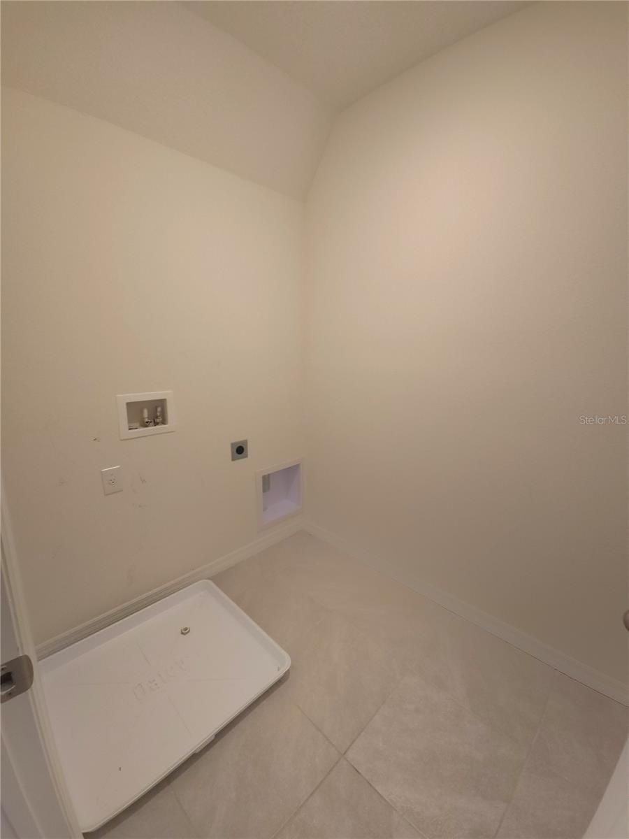 575 Tortugas St Property Photo 8