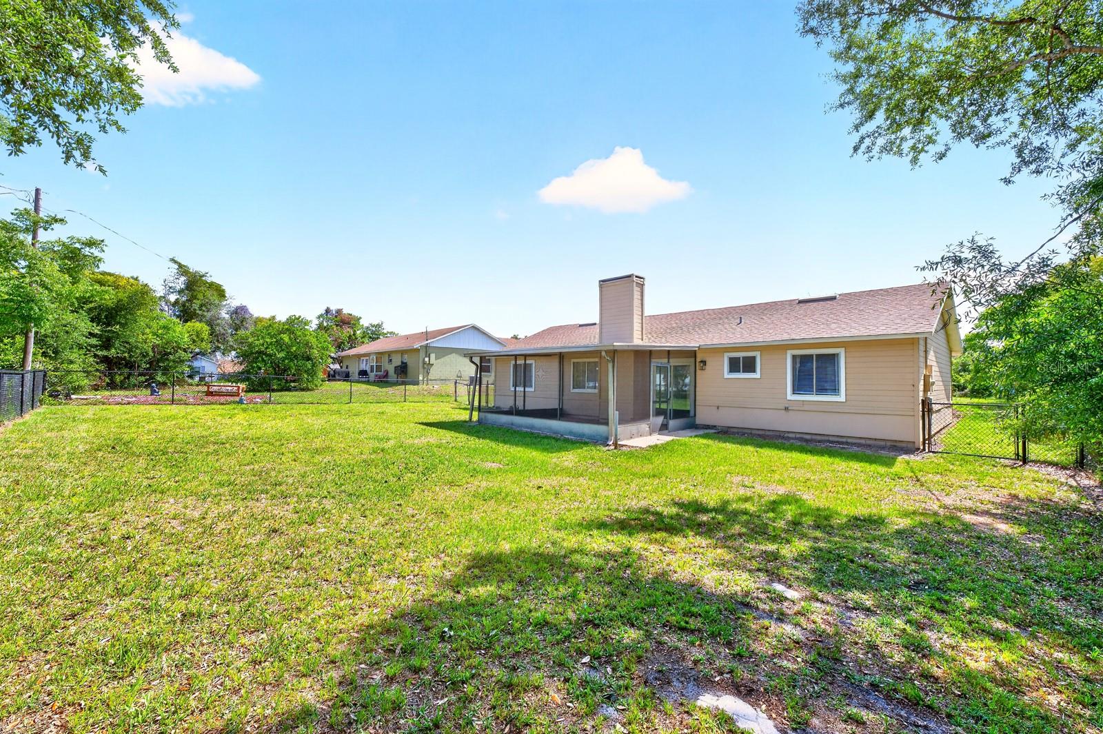 745 Mentmore Cir Property Photo 19
