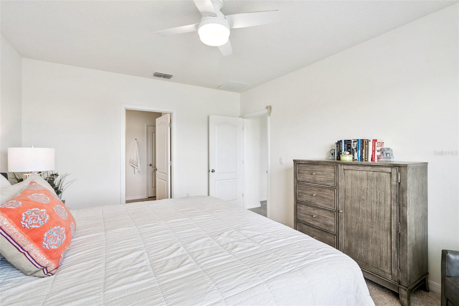 5634 Winona Dr Property Photo 10