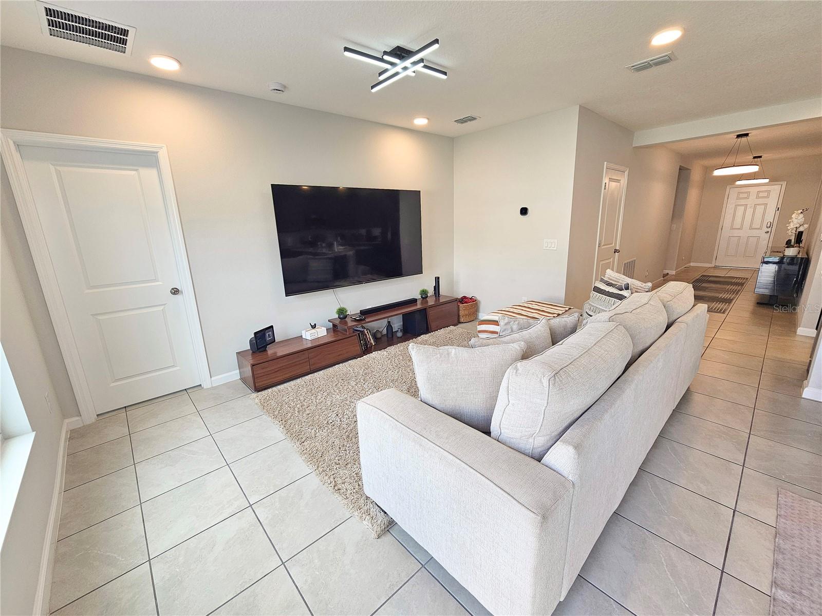 3775 Knotty Pine St Property Photo 4