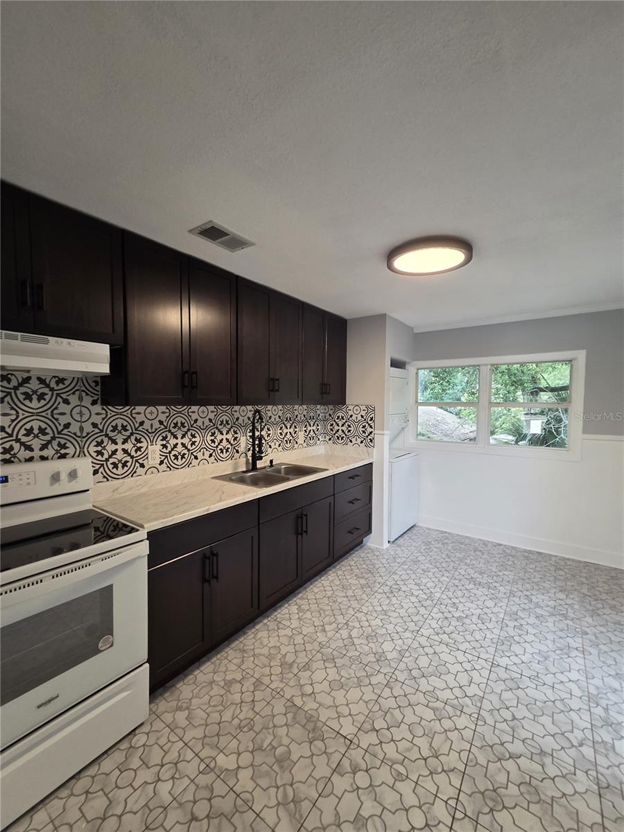 16 S Primrose Dr #2 Property Photo 11