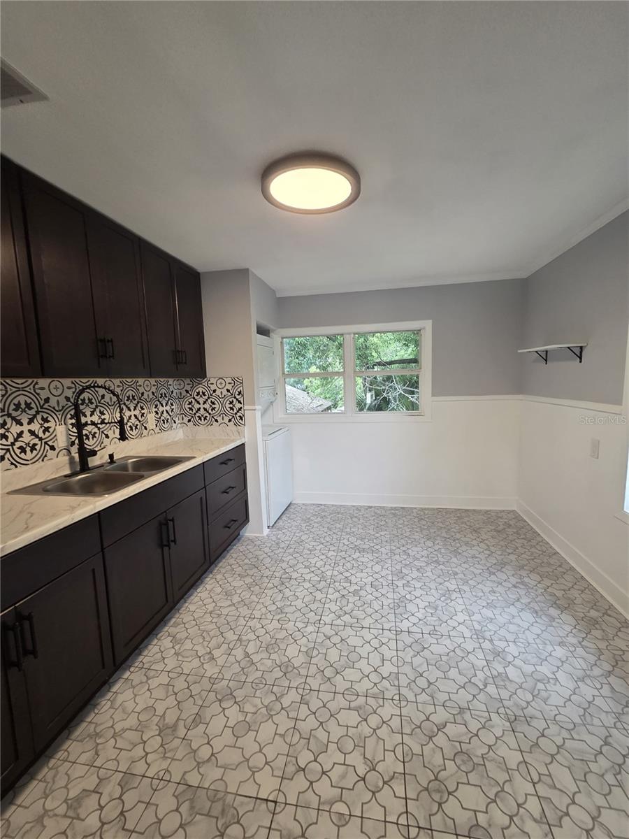 16 S Primrose Dr #2 Property Photo 14
