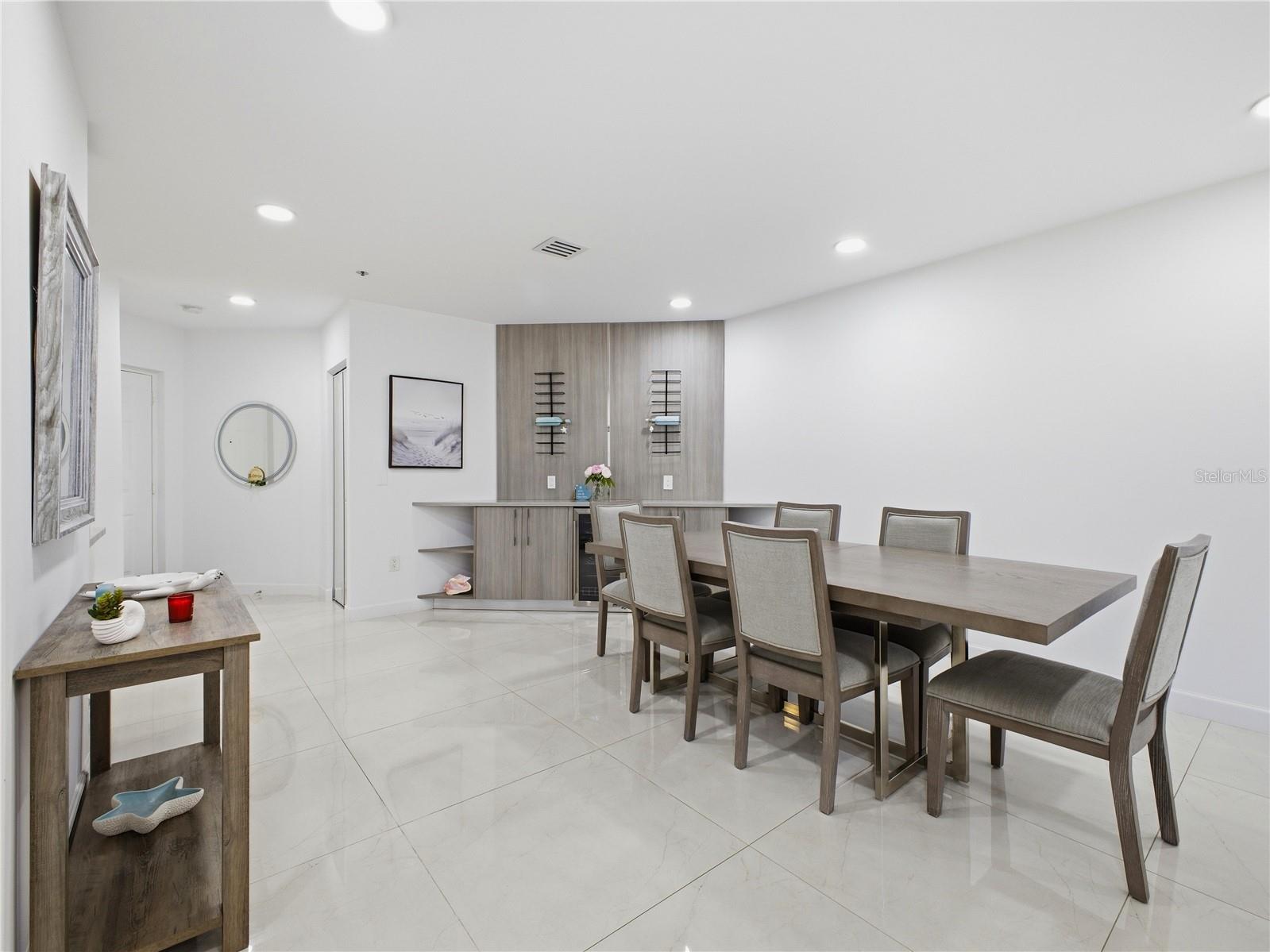 5157 Floria Way #j Property Photo 8