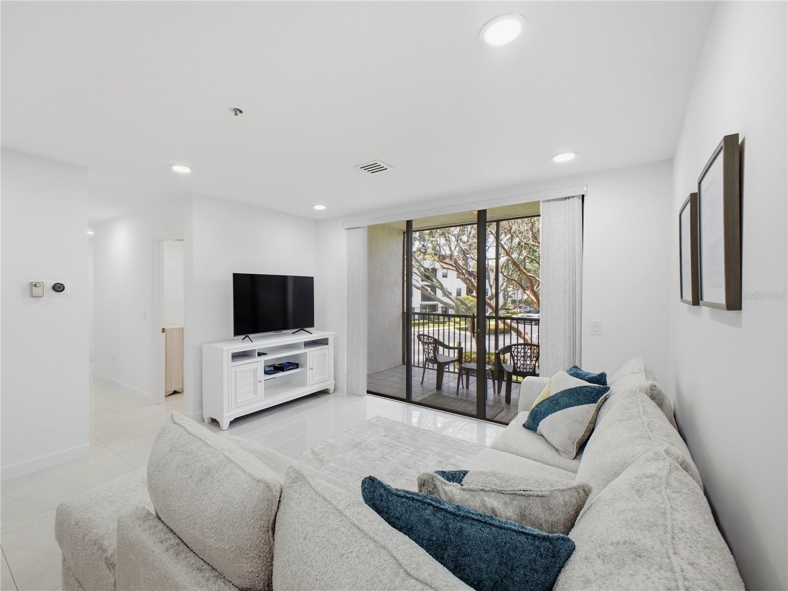 5157 Floria Way #j Property Photo 11