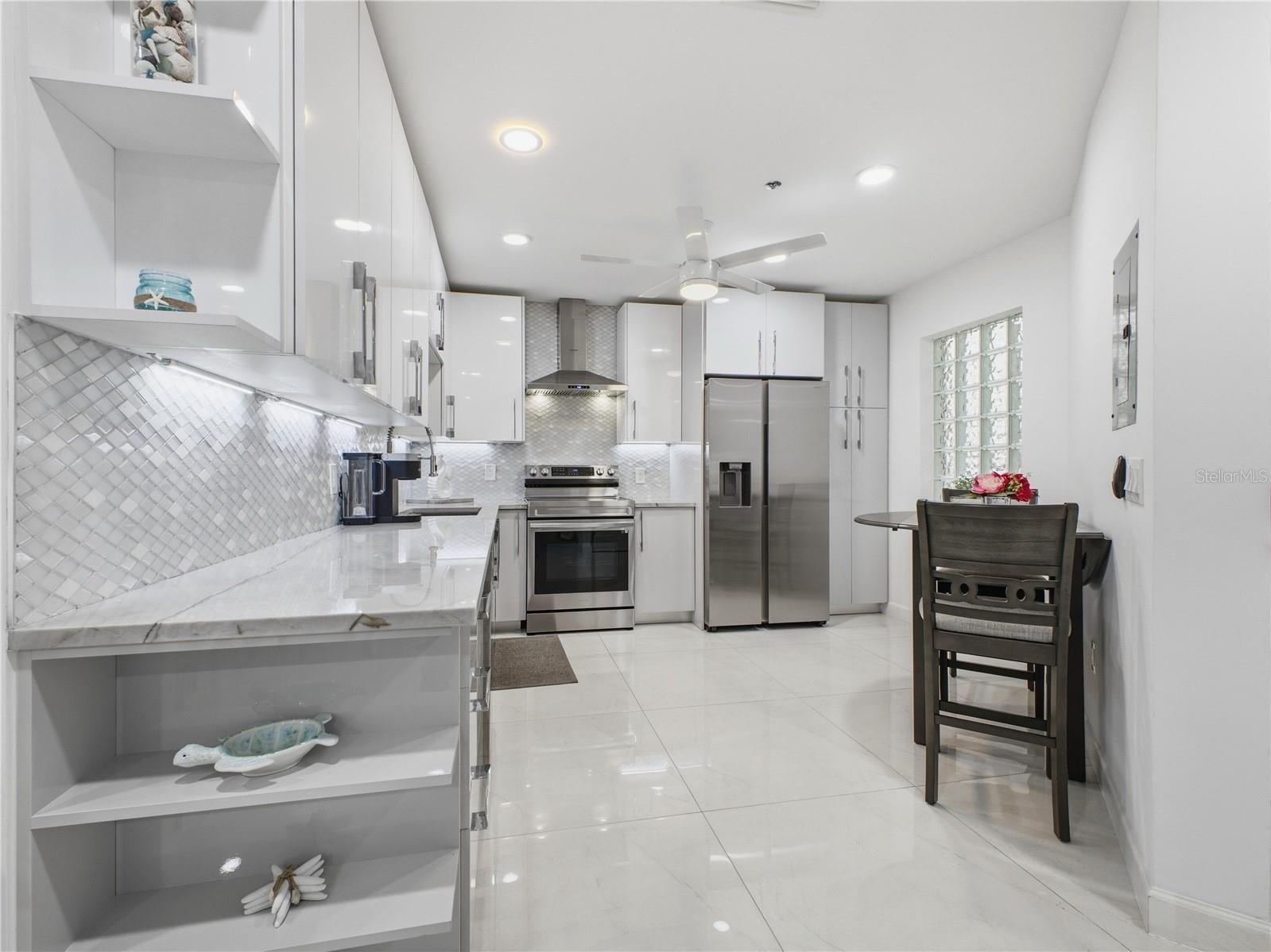 5157 Floria Way #j Property Photo 13