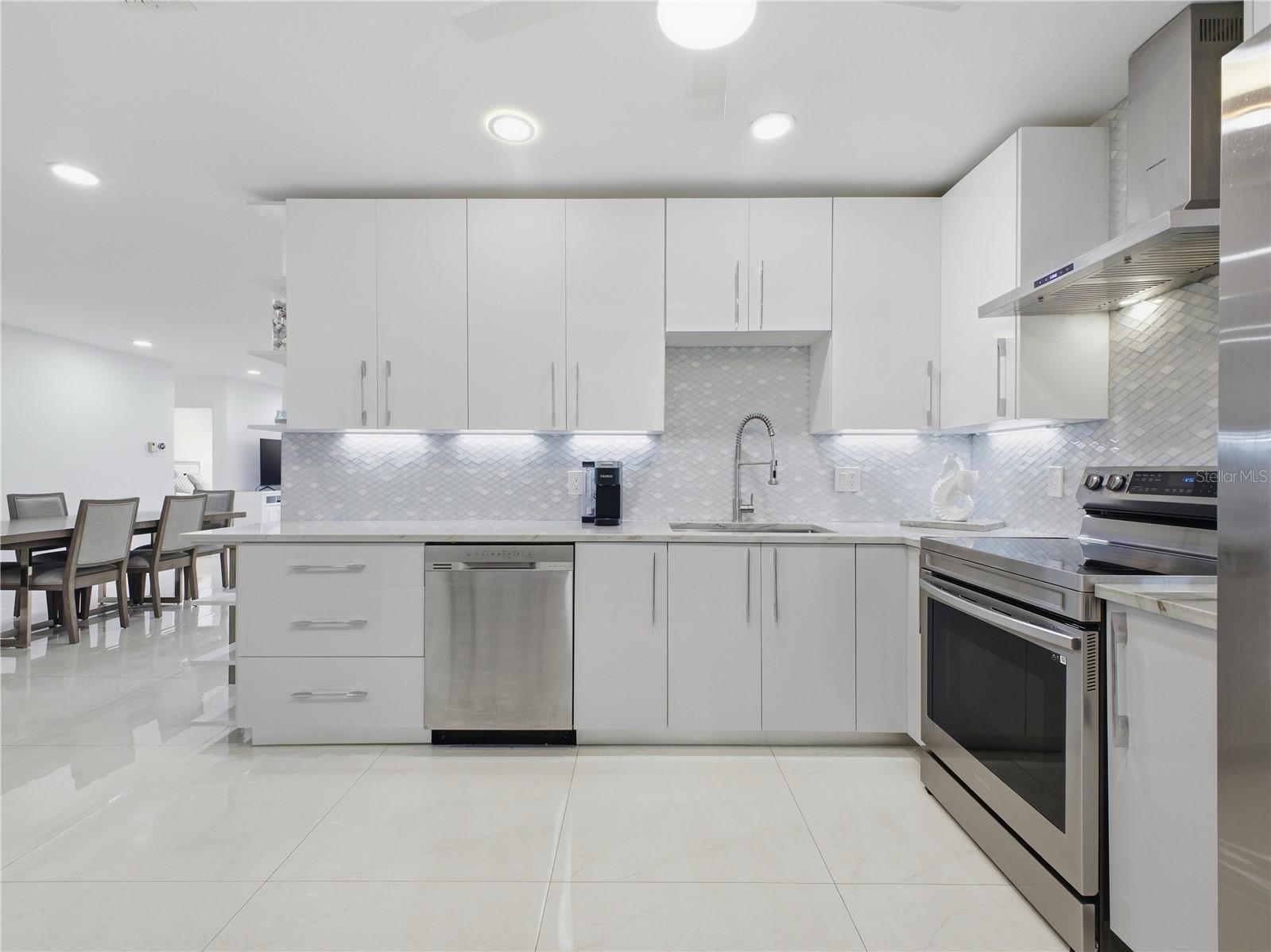 5157 Floria Way #j Property Photo 15
