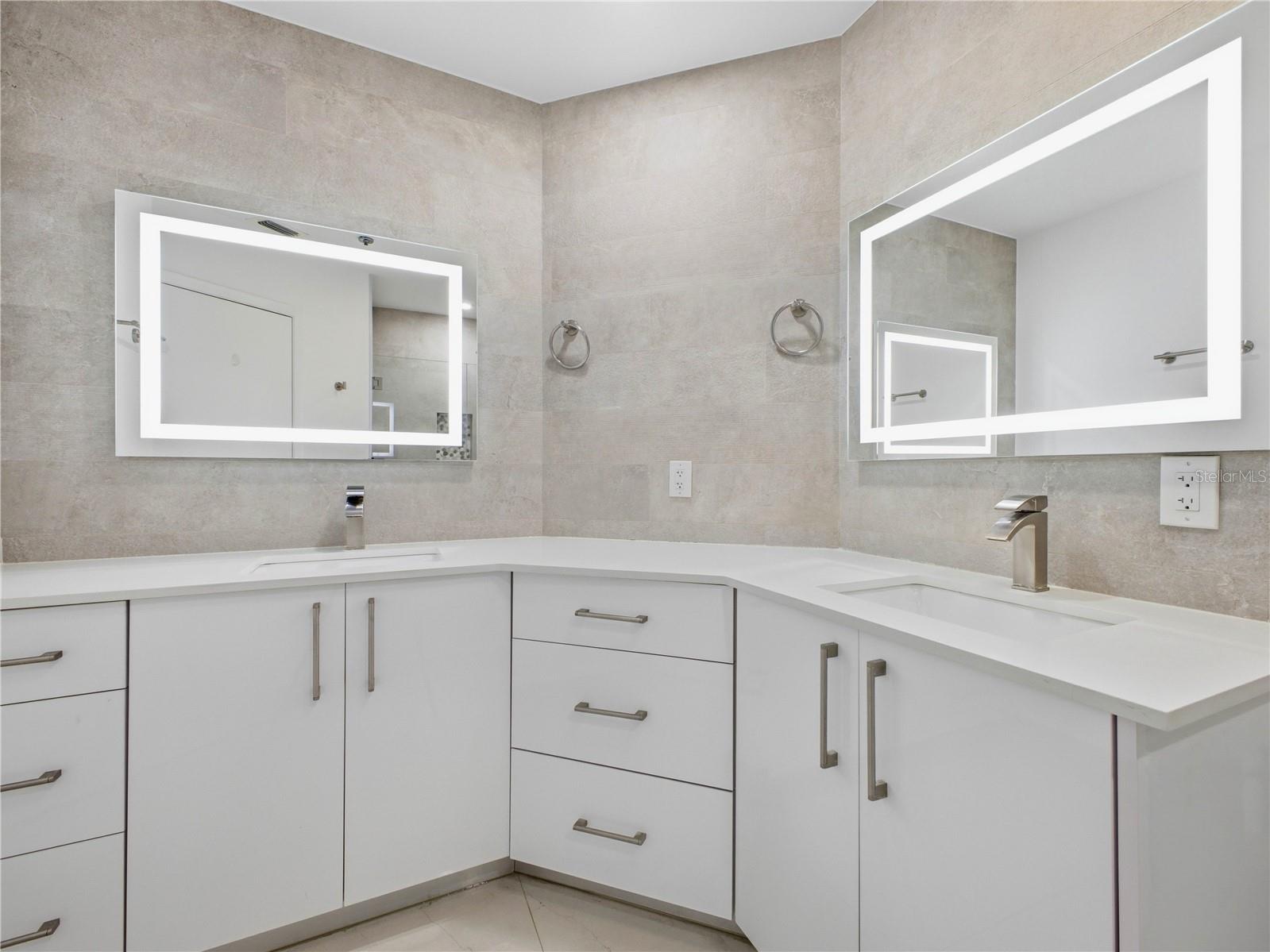 5157 Floria Way #j Property Photo 16