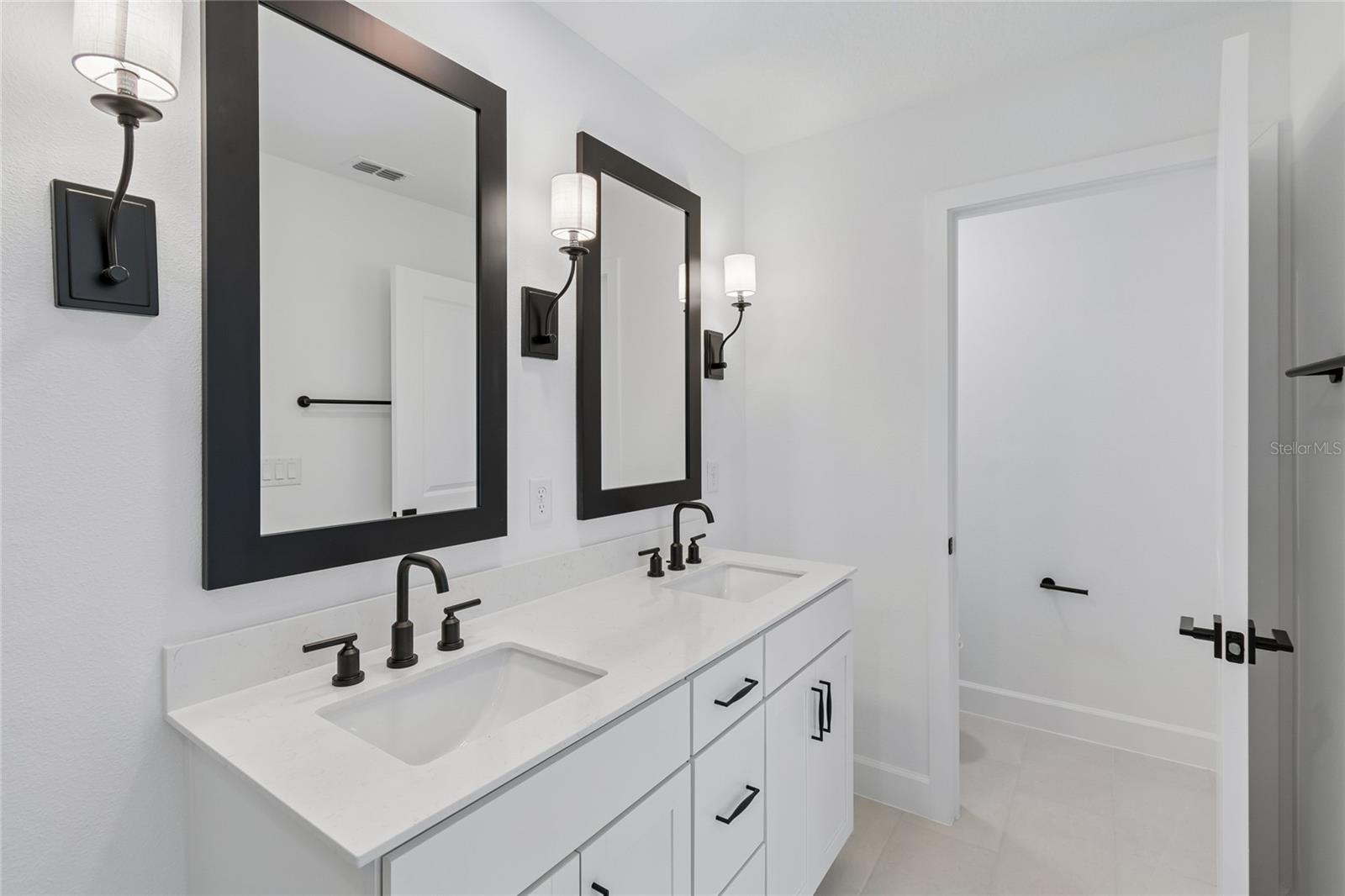 3422 Withers Way Property Photo 29