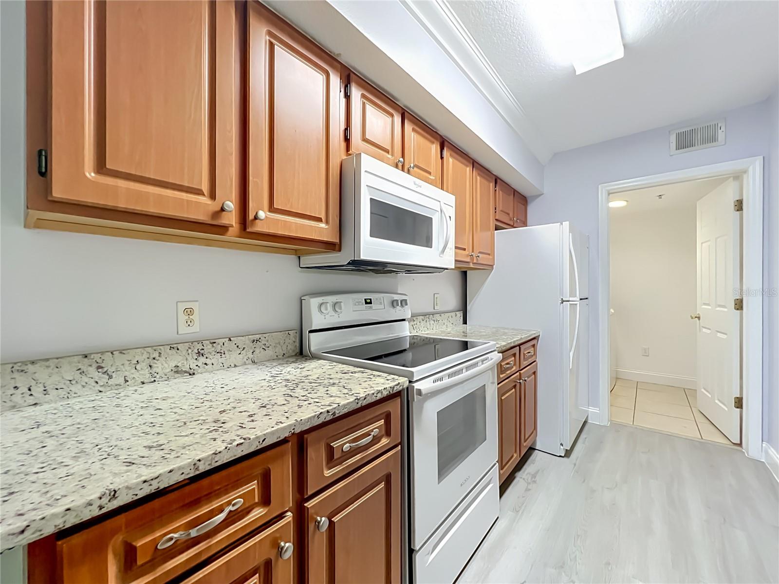 738 Crest Pines Dr #728 Property Photo 5