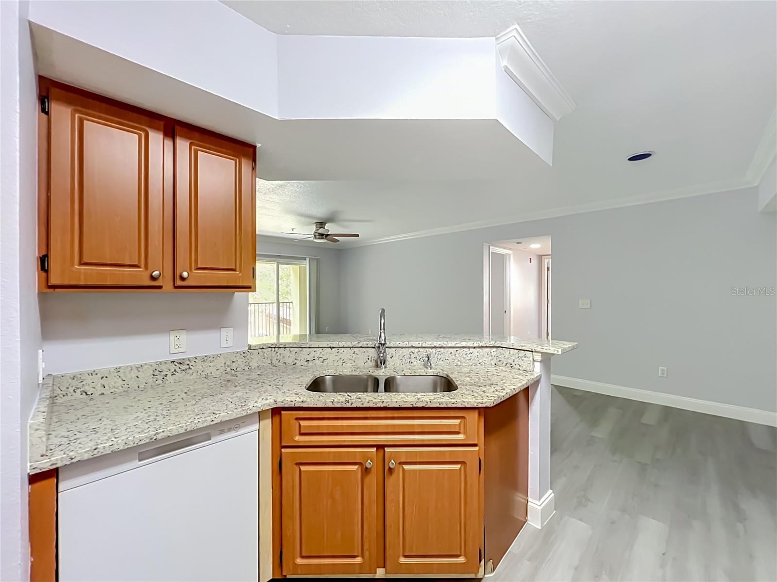 738 Crest Pines Dr #728 Property Photo 6