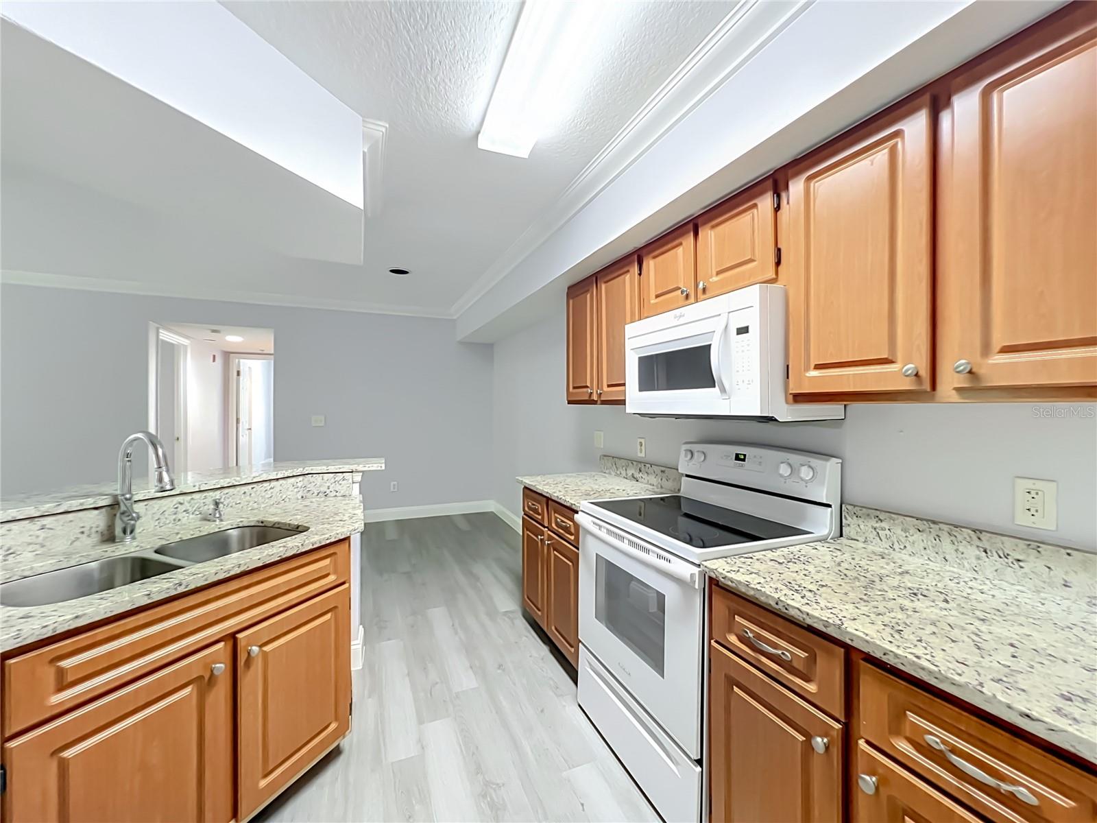 738 Crest Pines Dr #728 Property Photo 8