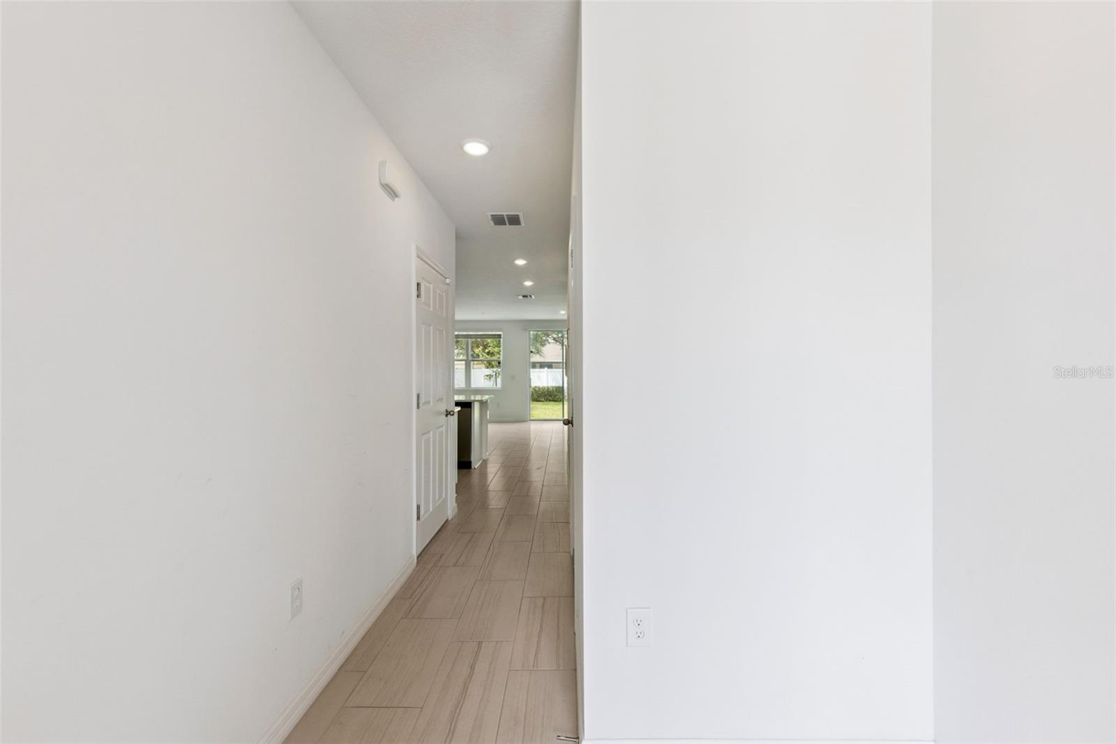 2097 Crape Jasmine Ln Property Photo 4