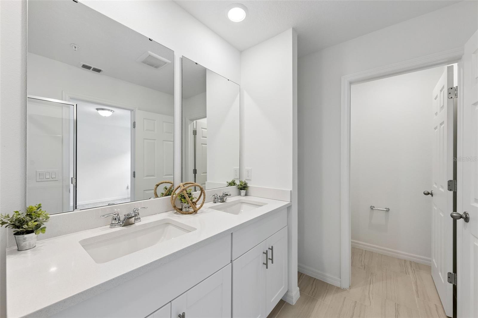2097 Crape Jasmine Ln Property Photo 20