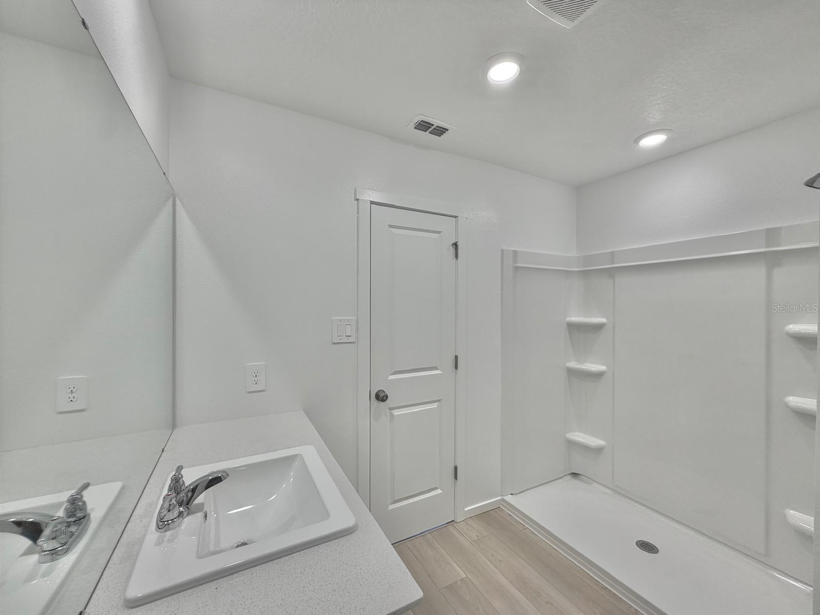 836 Lynx St Property Photo 13