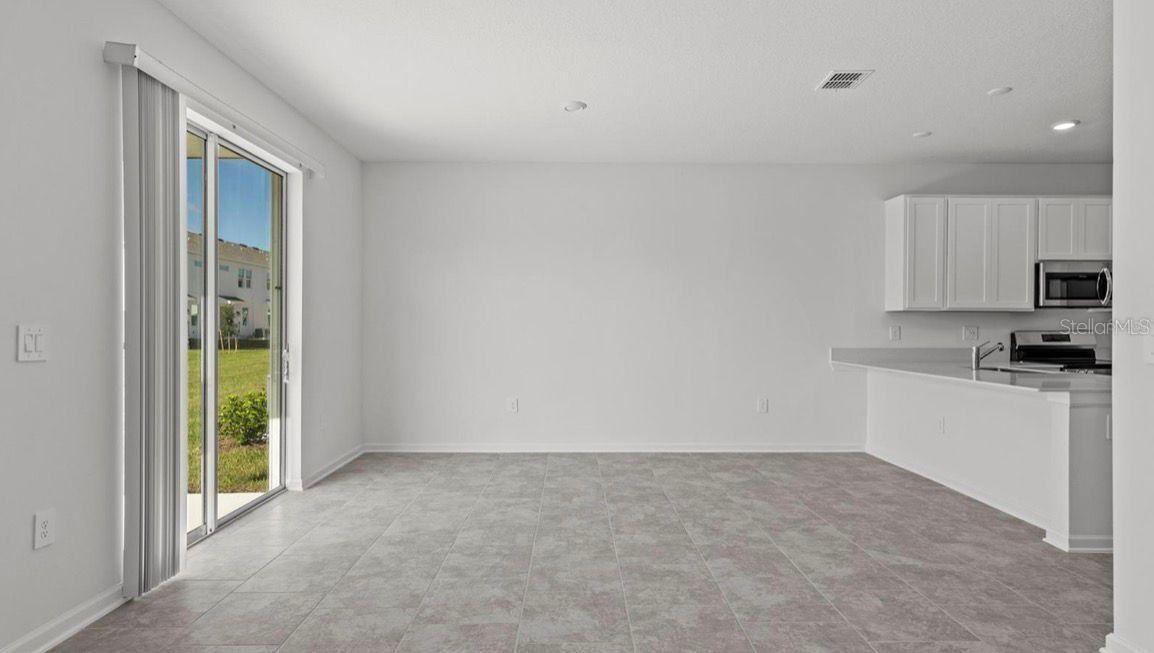 3302 Laurent Loop Property Photo 8