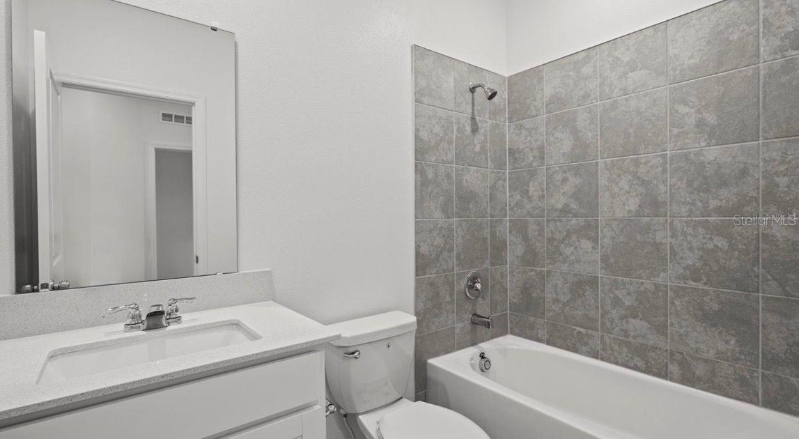 3302 Laurent Loop Property Photo 12