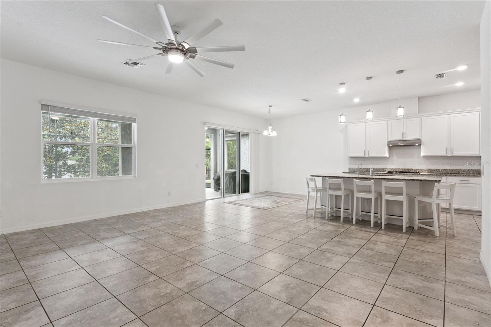2265 Emerald Springs Dr Property Photo 5