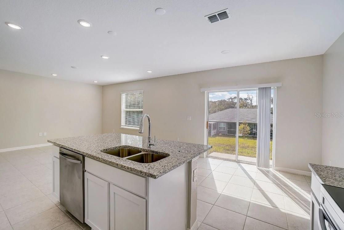 589 Broadoak Dr Property Photo 12