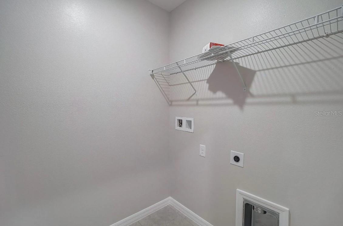 589 Broadoak Dr Property Photo 21