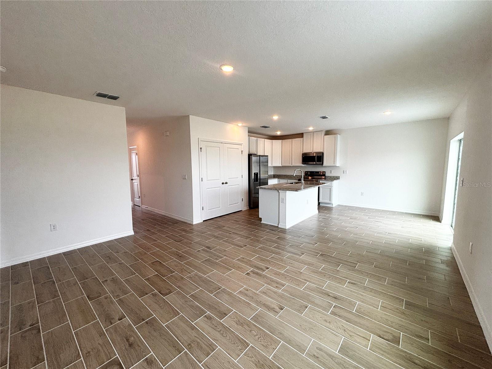 616 Broadoak Dr Property Photo 6