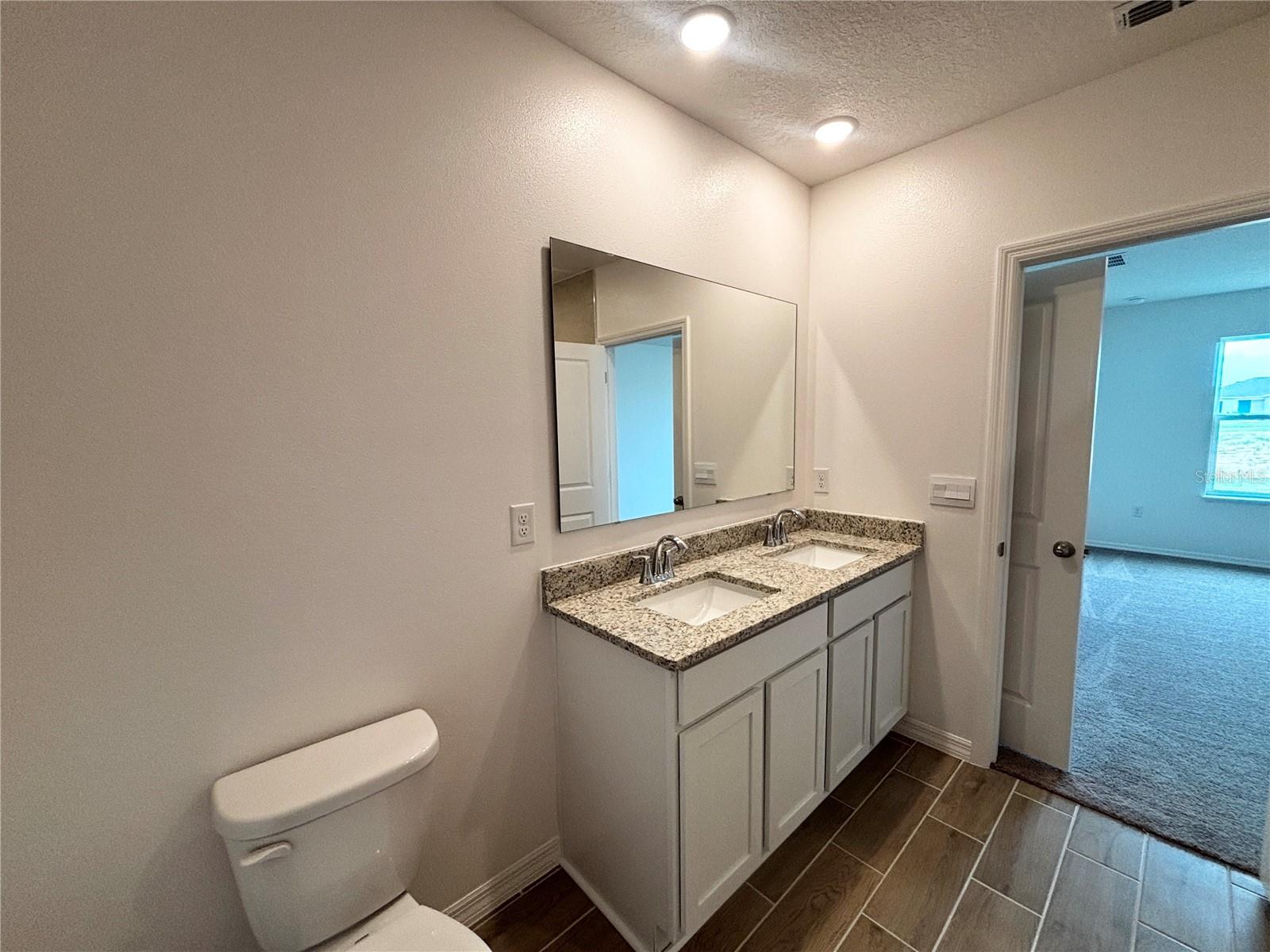 616 Broadoak Dr Property Photo 8