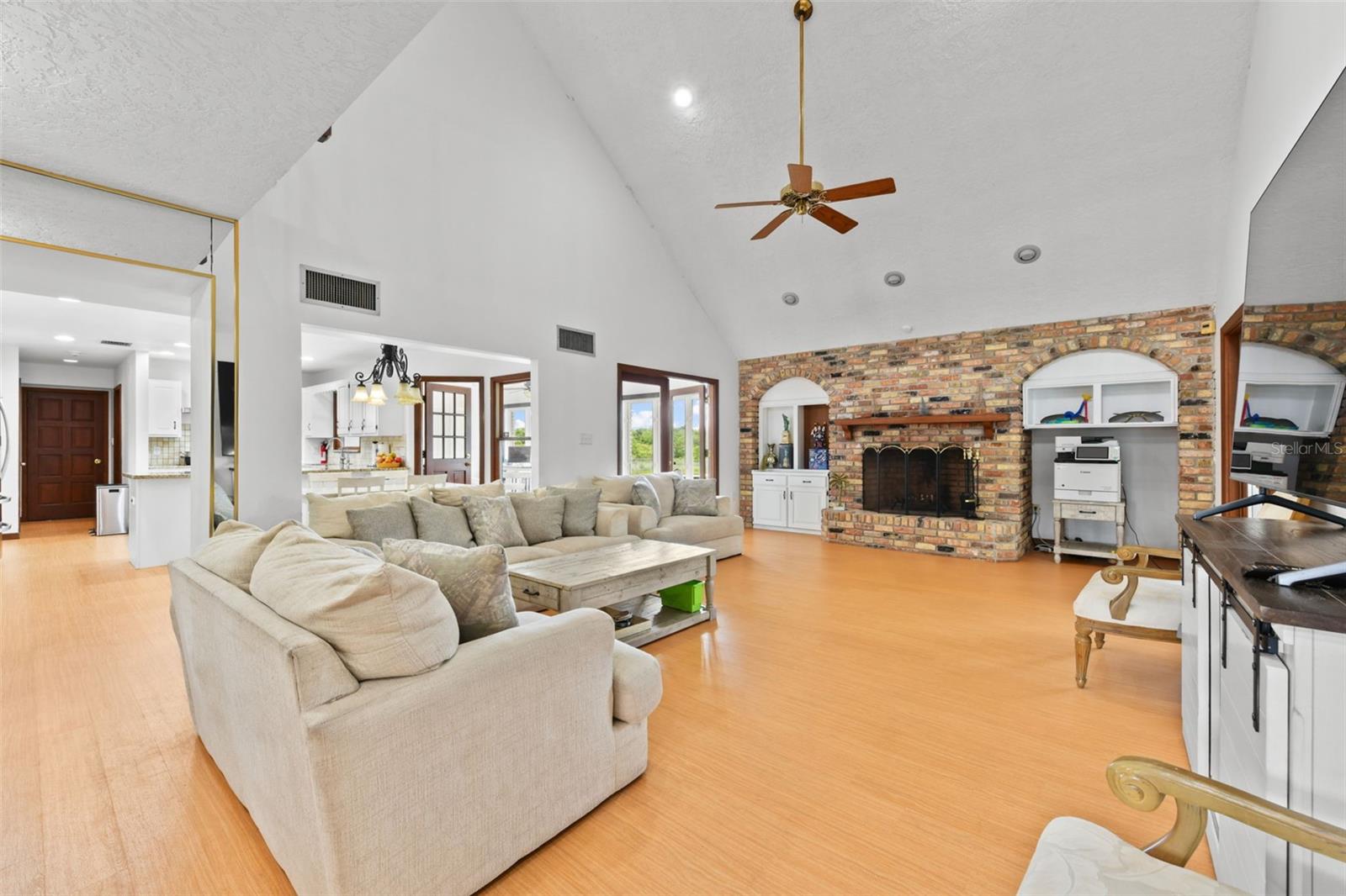5750 Oak Hollow Ln Property Photo 28