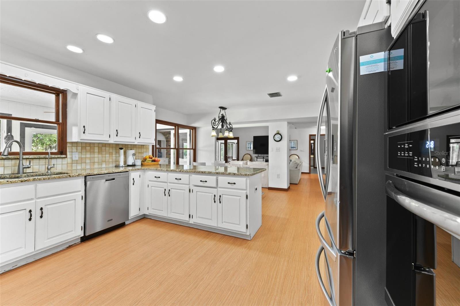 5750 Oak Hollow Ln Property Photo 39