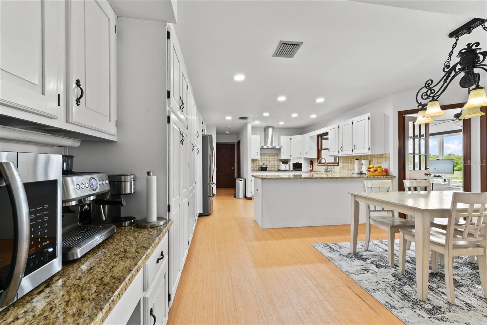 5750 Oak Hollow Ln Property Photo 41