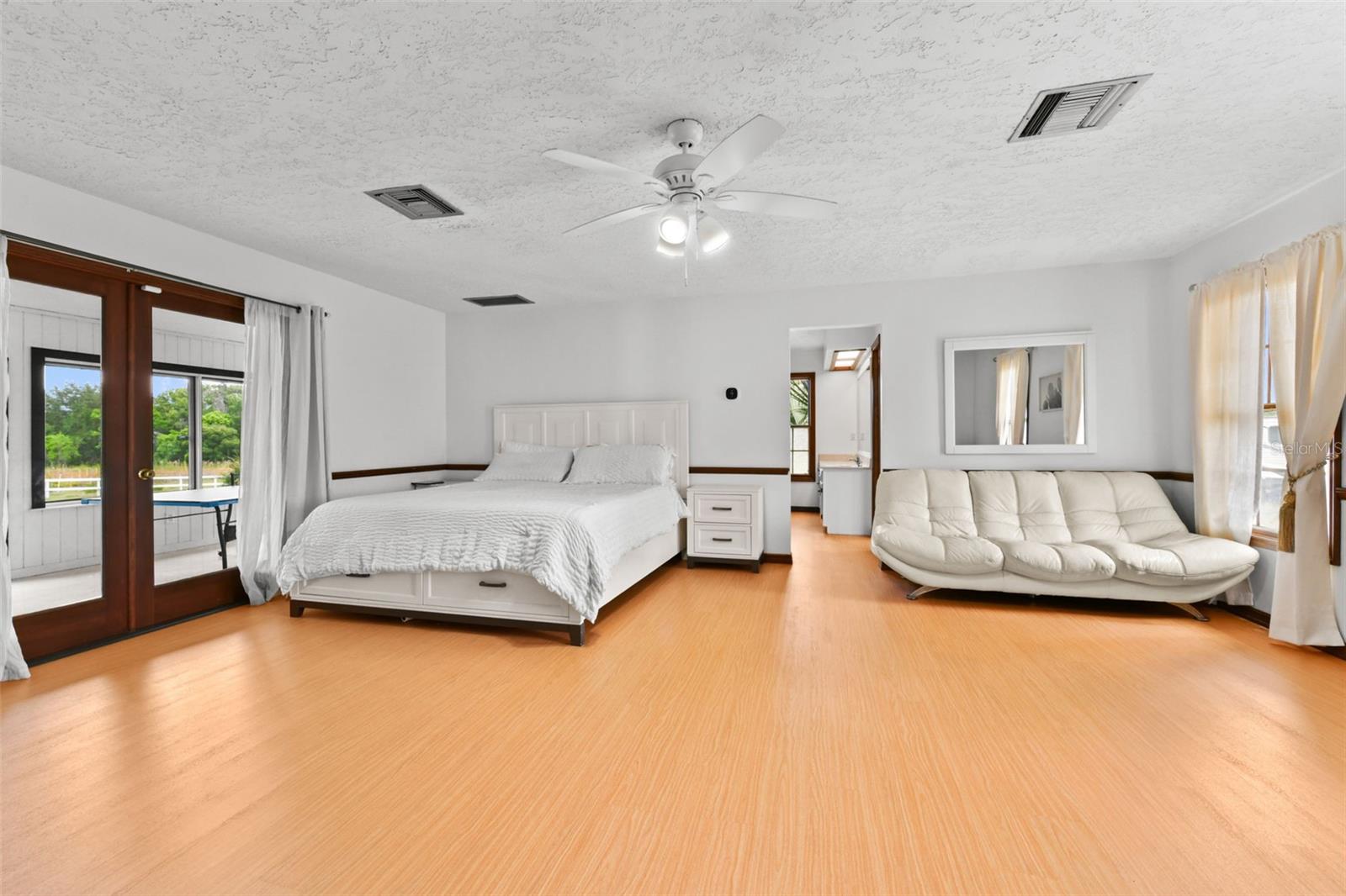 5750 Oak Hollow Ln Property Photo 42