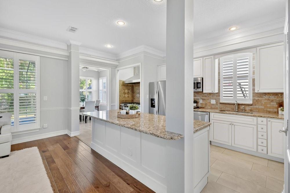 1013 Maiden Ter Property Photo 8