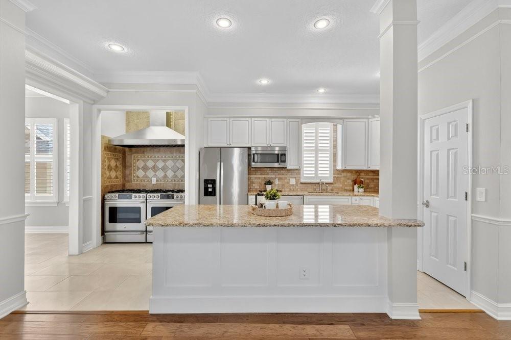 1013 Maiden Ter Property Photo 9