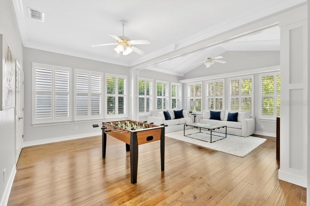 1013 Maiden Ter Property Photo 14