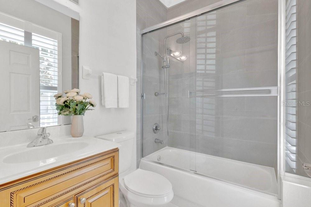 1013 Maiden Ter Property Photo 27