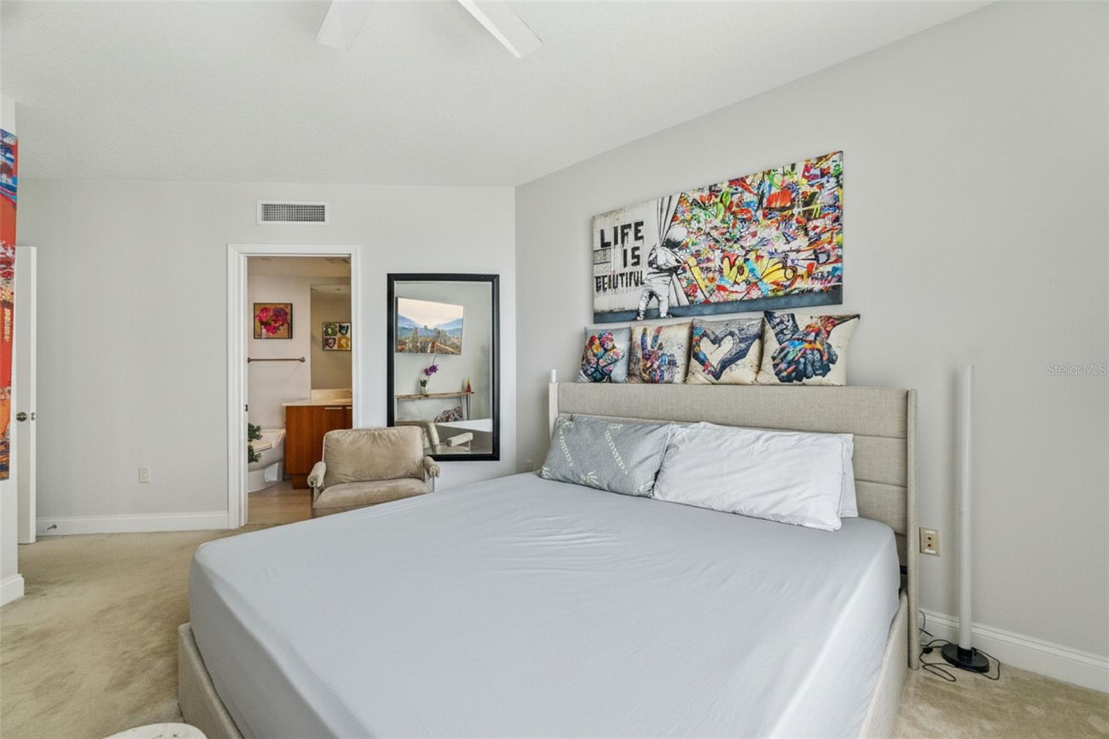 231 Riverside Dr #702-1 Property Photo 12
