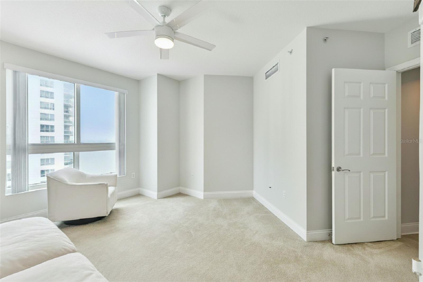 231 Riverside Dr #702-1 Property Photo 15