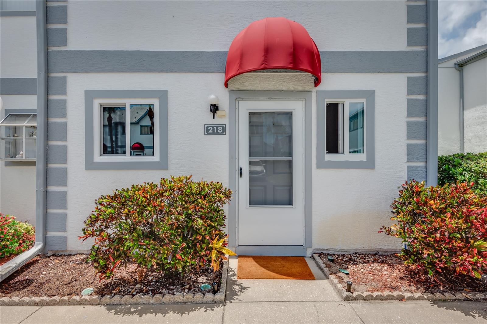 O6407014 Property Photo 1