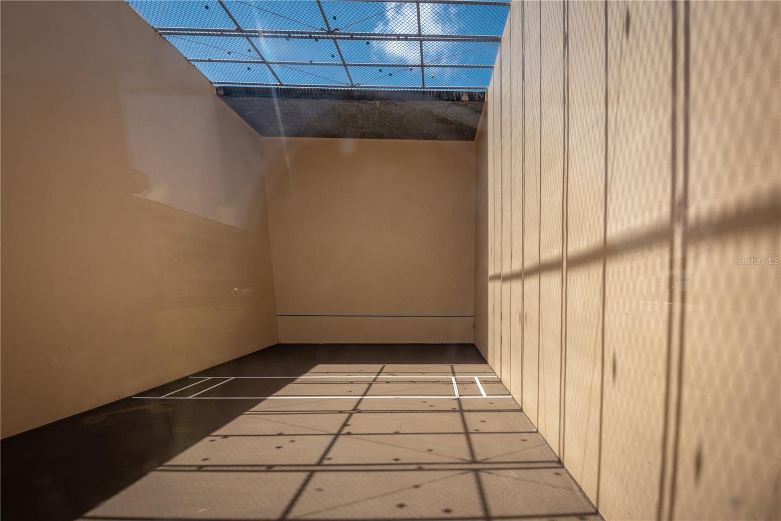 O6407014 Property Photo 26
