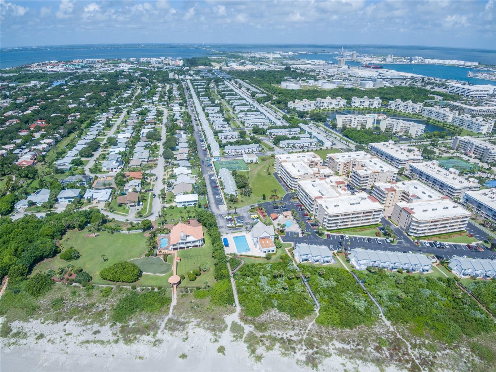 O6407014 Property Photo 36