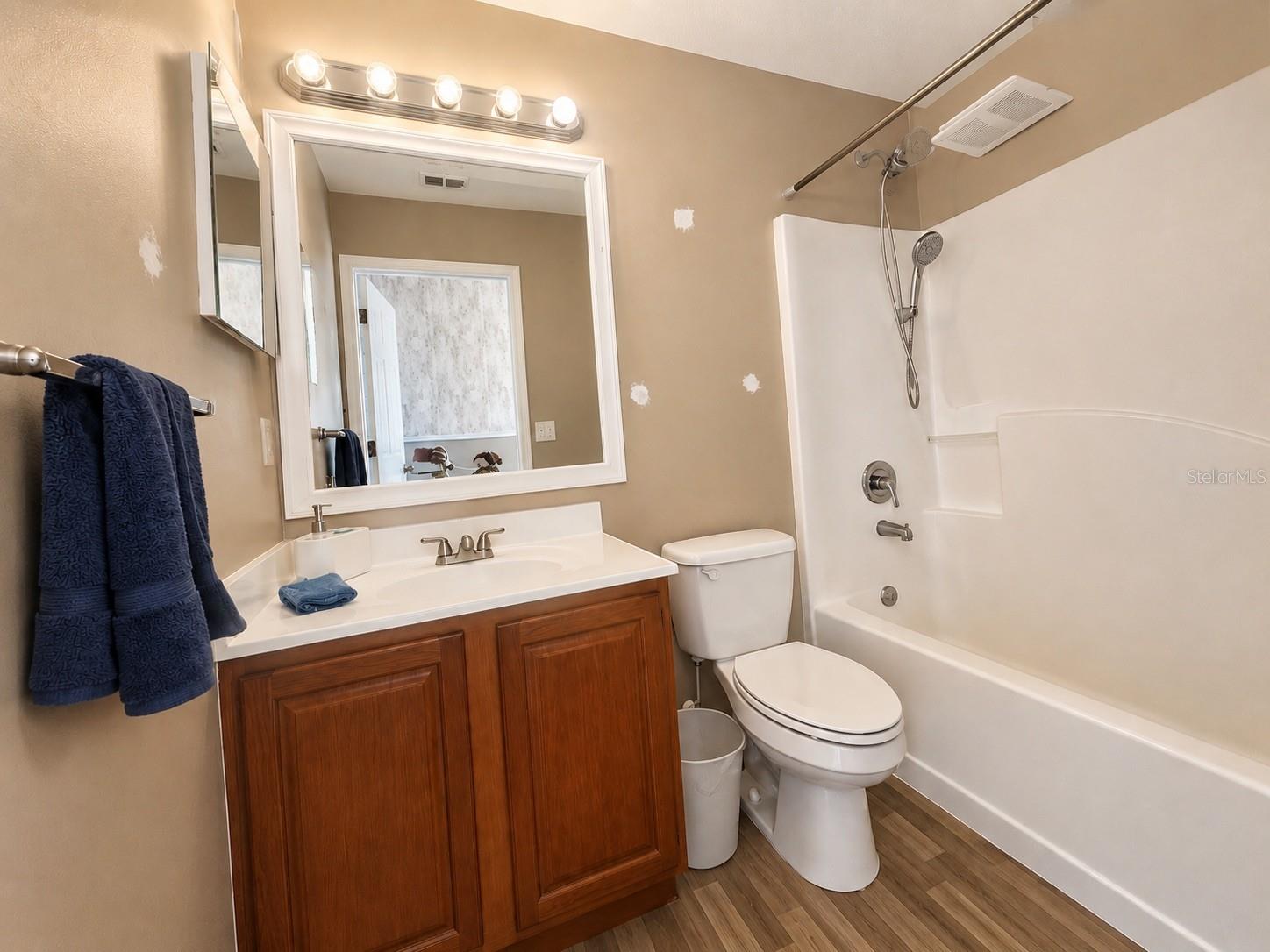 2221 Paria Ln Property Photo 7