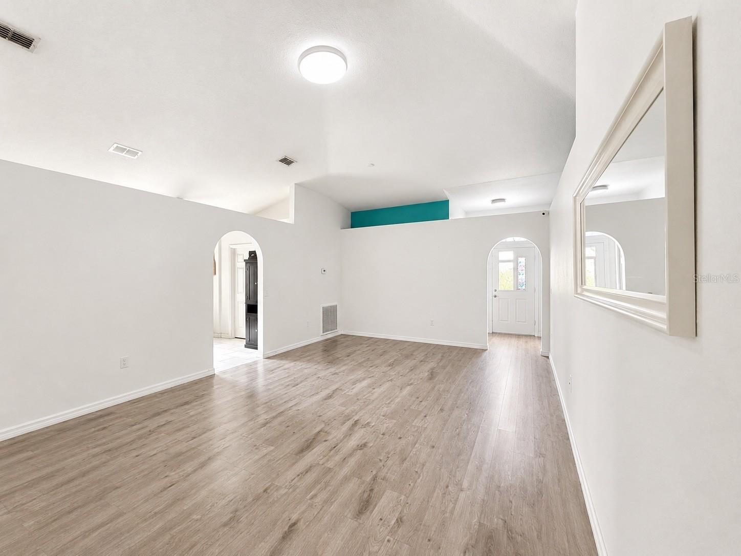 2221 Paria Ln Property Photo 9