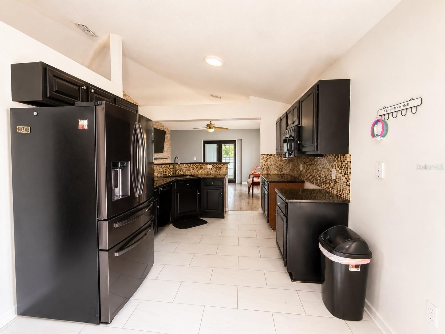 2221 Paria Ln Property Photo 12