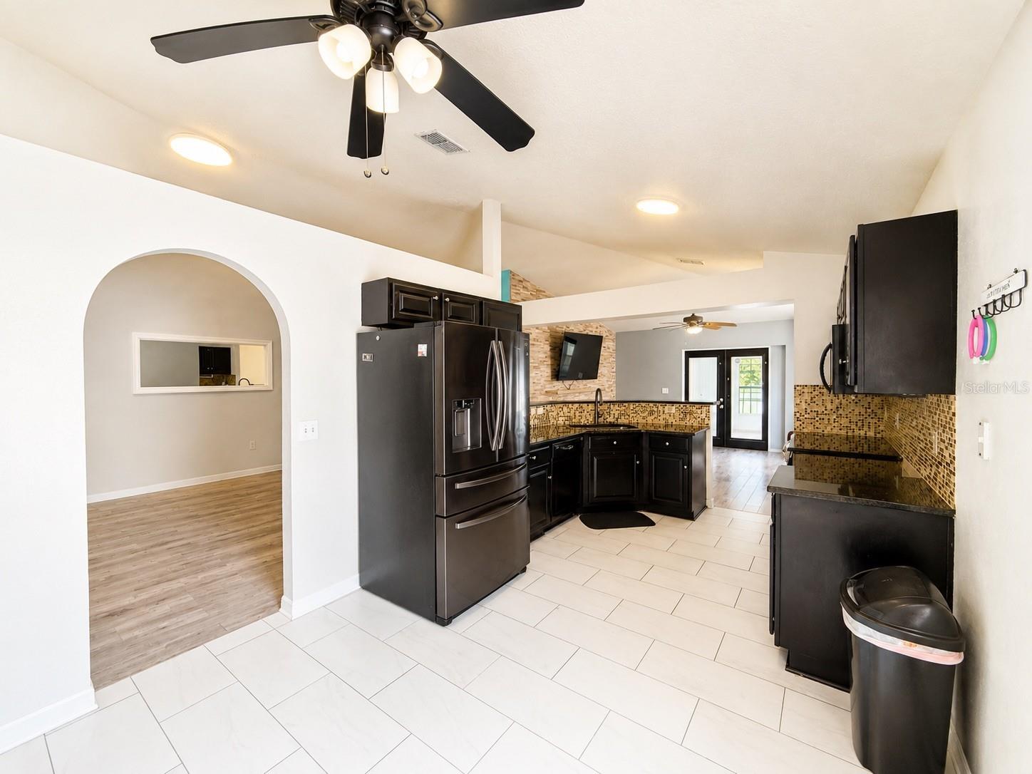 2221 Paria Ln Property Photo 13