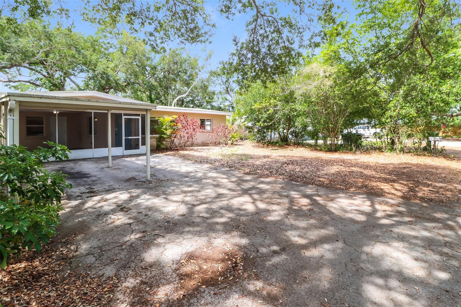 1619 Edna Ave Property Photo 2