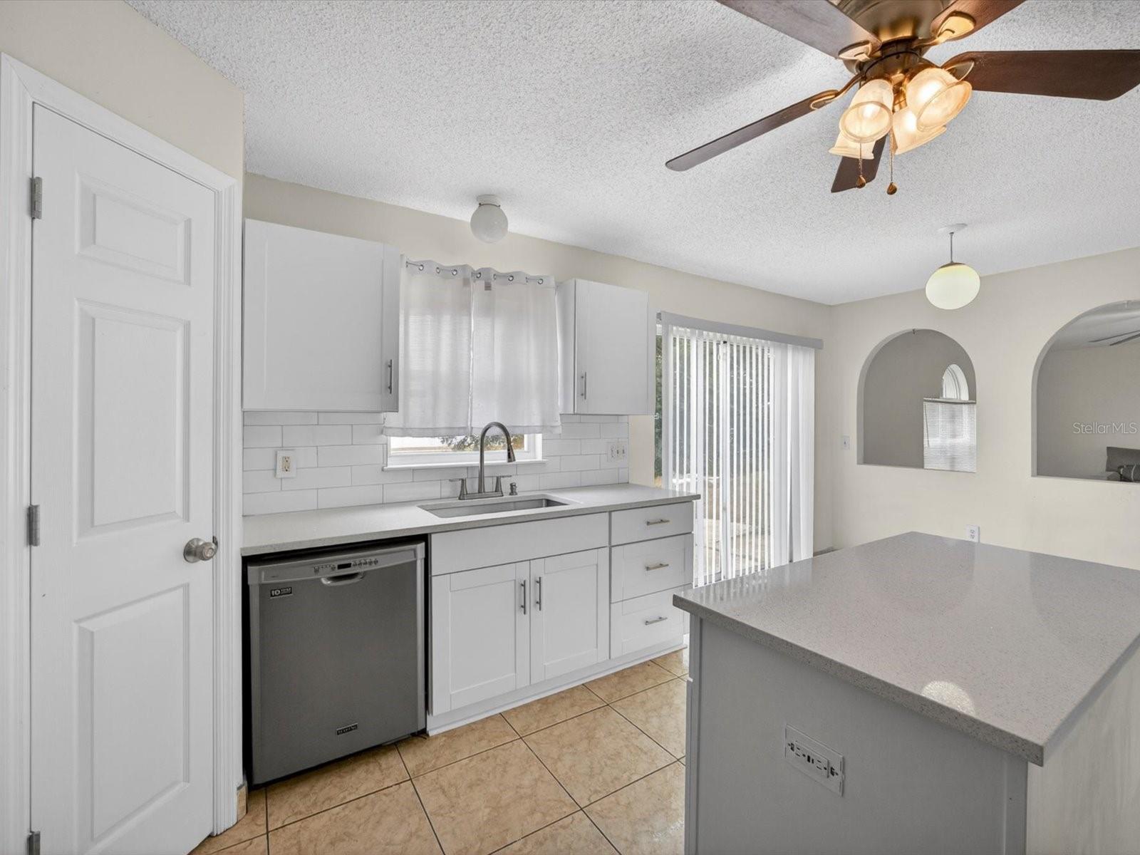 1614 Herring Ln Property Photo 6