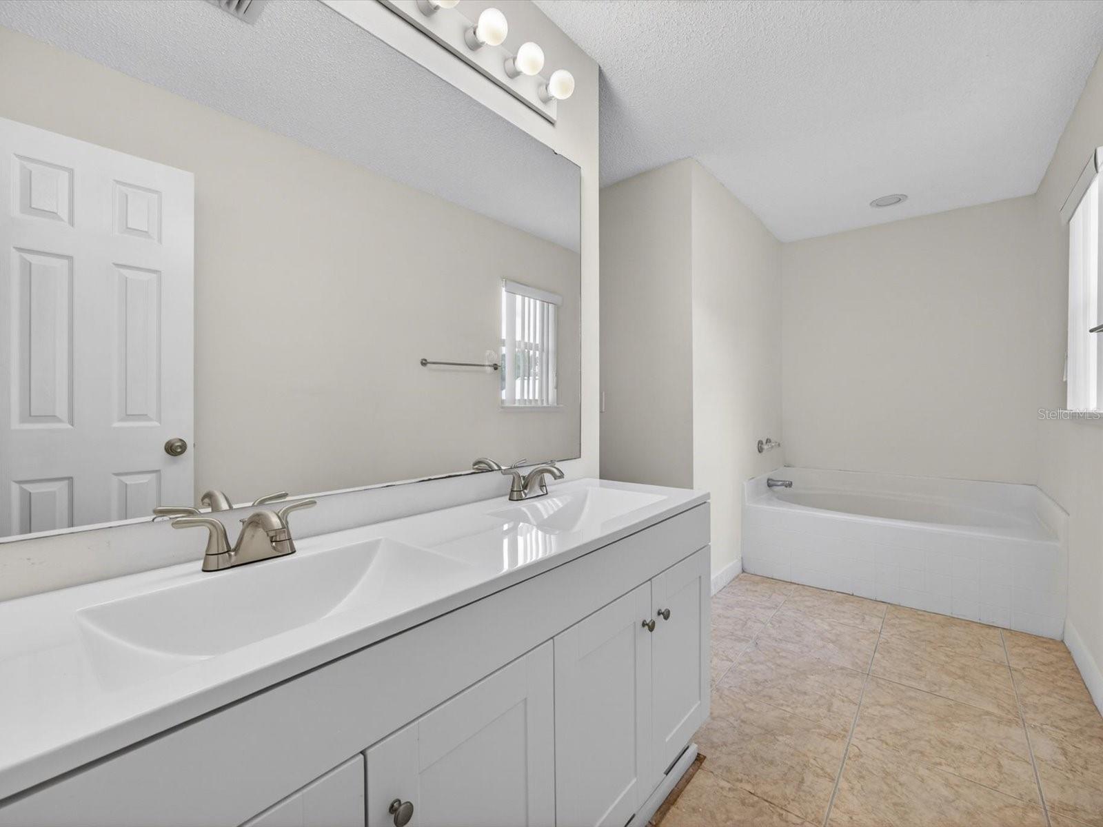 1614 Herring Ln Property Photo 13