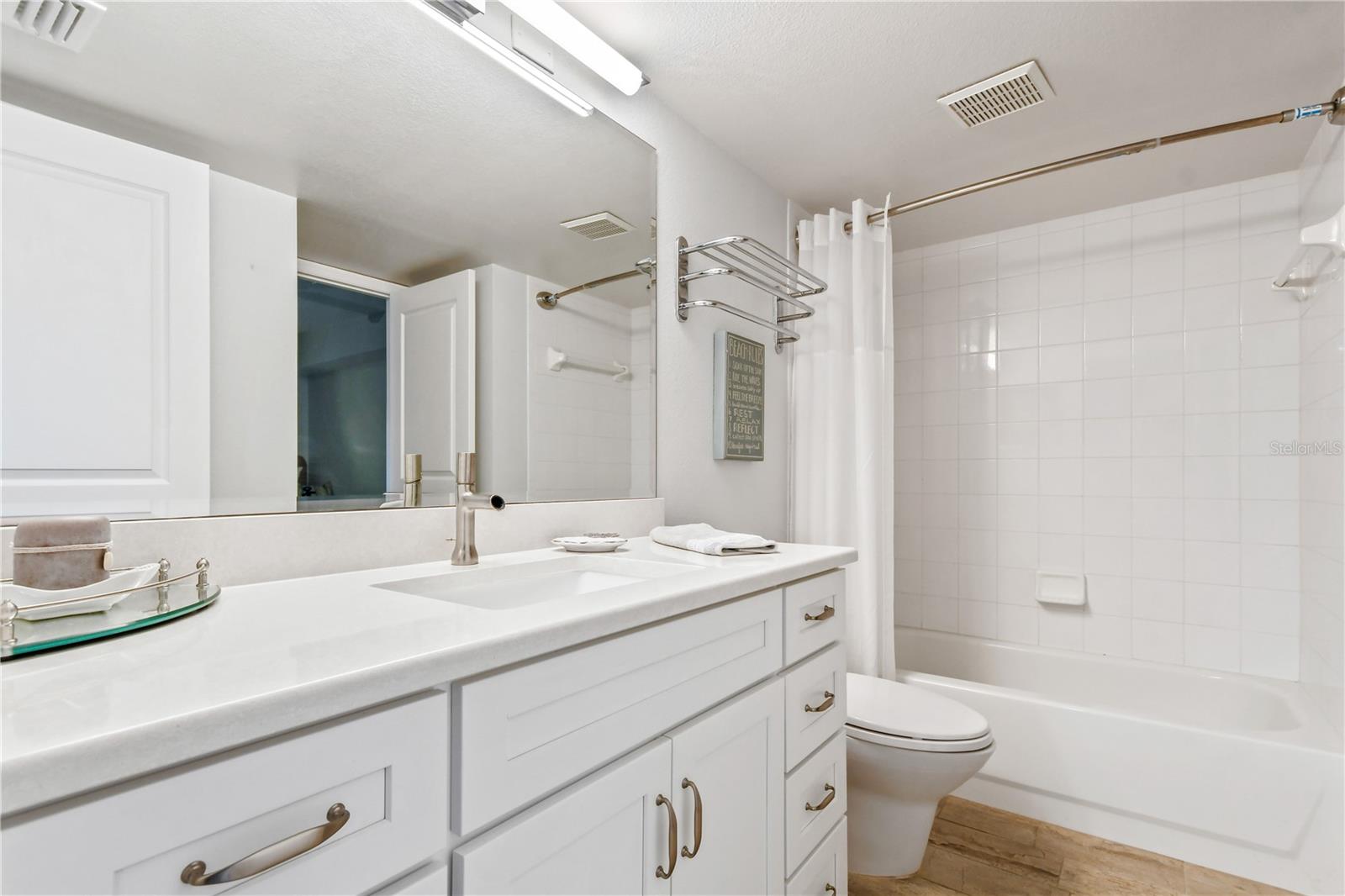 8700 Ridgewood Ave #b204 Property Photo 14