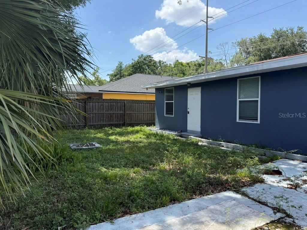 1512 W Kirby St Property Photo 3