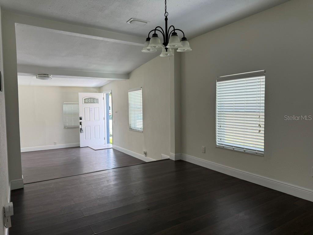 1512 W Kirby St Property Photo 9