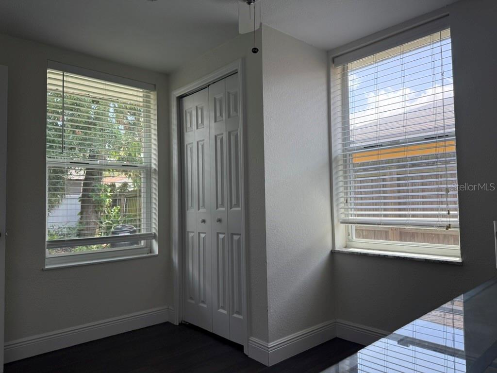 1512 W Kirby St Property Photo 15