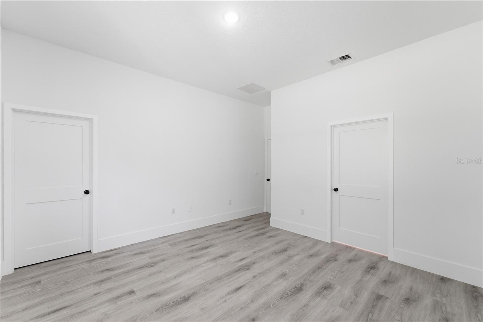 226 E Caldwell Dr Property Photo 27